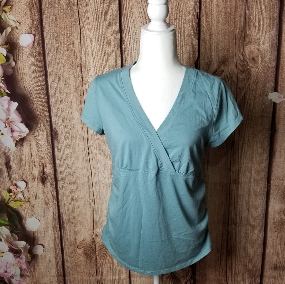 Oh Baby by Motherhood V neck maternity topโฆ